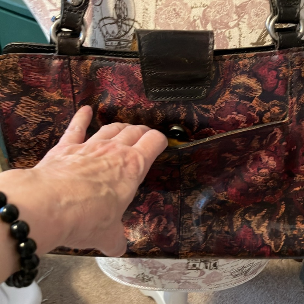 PATRICI NASH SHOULDER BAG. BLACK LEATHER WITH MARROON & LIGHT ORANGEISH FLOWERS - Picture 5 of 16